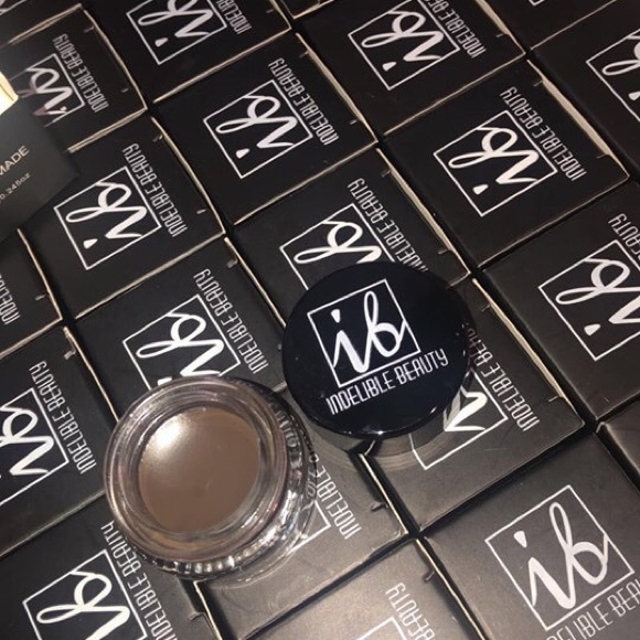 Poomade Eyes - Picture 2 of 5